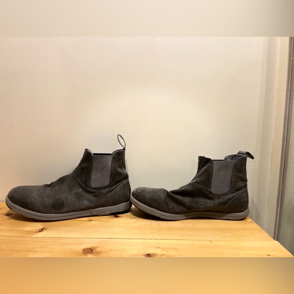 BLUNDSTONE active Chelsea boot, men’s size 10, rubber soles and synthetic uppers - Picture 2 of 9